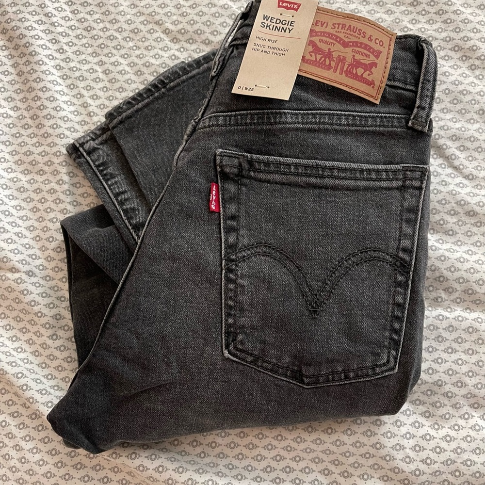 NWT Levi's Wedgie Skinny Jeans size 0/25